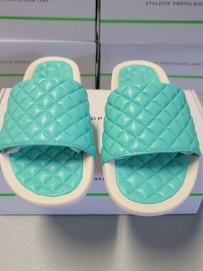 APL Women's Lusso Slide In Mint Leather, Size 7, NIB